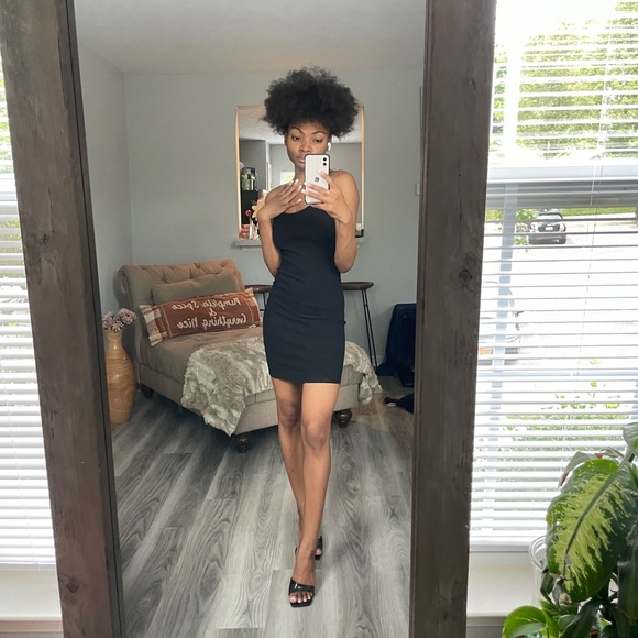 Black MIDI Bodycon Dress - Picture 11 of 12